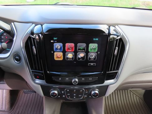 Used 2019 Chevrolet Traverse LT w/ LT Premium Package AWD/4WD image 21