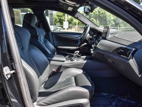 Used 2022 BMW M5 image 15