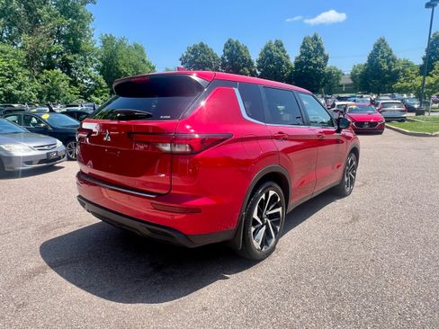 Used 2022 Mitsubishi Outlander ES AWD/4WD image 7
