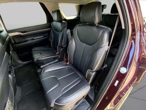 Used 2024 Hyundai Palisade SEL FWD image 19