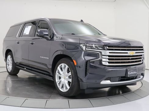 Used 2023 Chevrolet Suburban High Country AWD/4WD image 7
