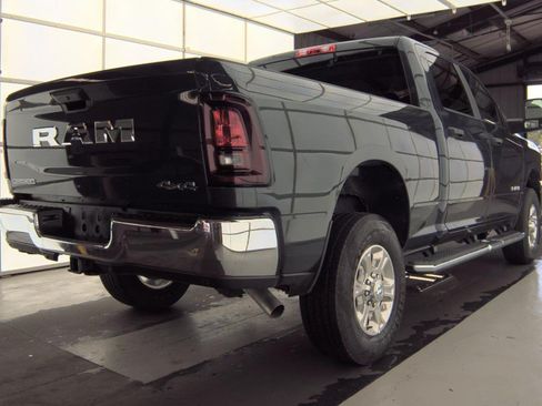 Used 2026 RAM 2500 Big Horn AWD/4WD image 4