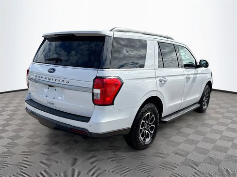 Used 2022 Ford Expedition XLT image 6