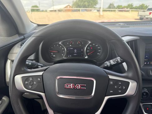 Used 2024 GMC Terrain SLE w/ Driver Convenience Package FWD image 12