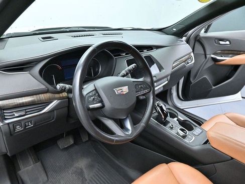 Certified 2023 Cadillac XT4 Premium Luxury AWD/4WD image 17