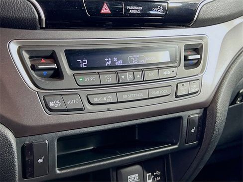 Used 2022 Honda Pilot Sport image 14