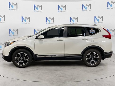 Used 2018 Honda CR-V Touring image 2