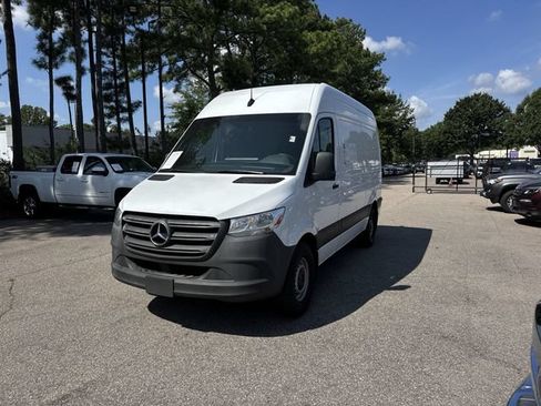 Used 2022 Mercedes-Benz Sprinter 2500 image 1