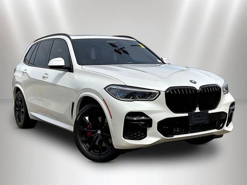 Used 2023 BMW X5 xDrive40i w/ Executive Package AWD/4WD image 3