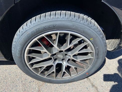 Used 2015 Porsche Macan Turbo AWD/4WD image 12