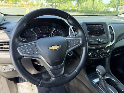 Used 2022 Chevrolet Equinox LT w/ Driver Convenience Package FWD image 15