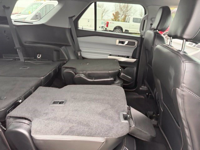 Used 2024 Ford Explorer XLT w/ Equipment Group 202A AWD/4WD image 36