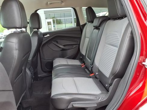 Used 2017 Ford Escape SE w/ SE Sport Appearance Package AWD/4WD image 8