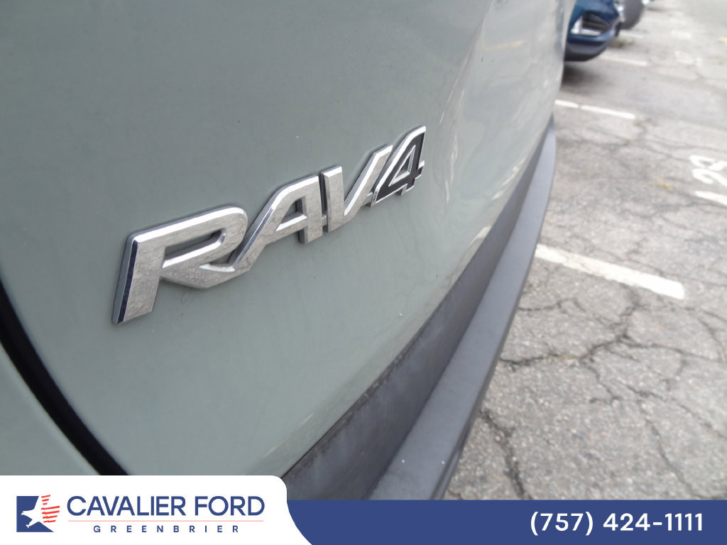 Used 2019 Toyota RAV4 XLE Premium FWD image 7
