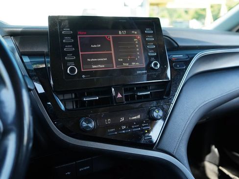 Used 2021 Toyota Camry SE FWD image 8