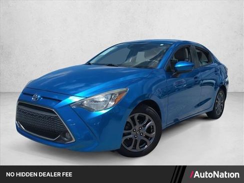 Certified 2019 Toyota Yaris LE FWD image 1