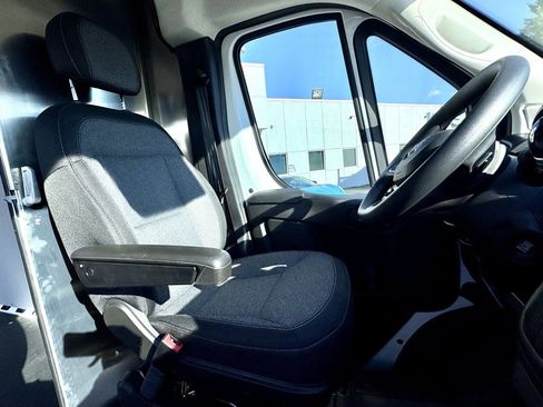 Used 2025 RAM ProMaster 2500 w/ Convenience Group image 22