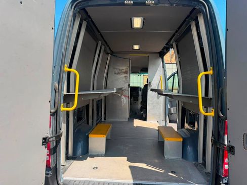 Used 2018 Mercedes-Benz Sprinter 2500 image 22