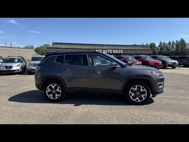Used 2018 Jeep Compass Limited w/ Navigation Group AWD/4WD image 4