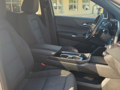 Used 2025 Chevrolet Equinox LT AWD/4WD image 12