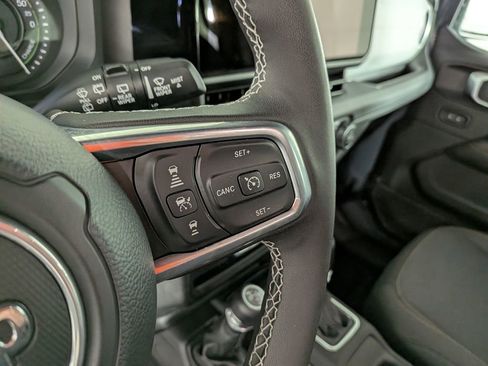 Certified 2025 Jeep Wrangler Unlimited Sahara w/ Safety Group image 22