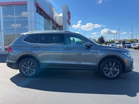 Used 2022 Volkswagen Tiguan SE image 8