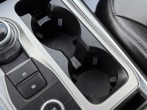 Used 2021 Ford Explorer XLT w/ Equipment Group 202A image 14