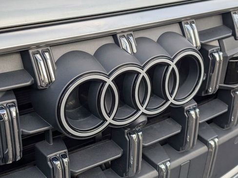 Used 2025 Audi Q7 3.0T Premium Plus image 25