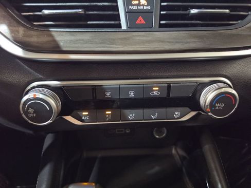 Used 2023 Nissan Altima 2.5 SV FWD image 16