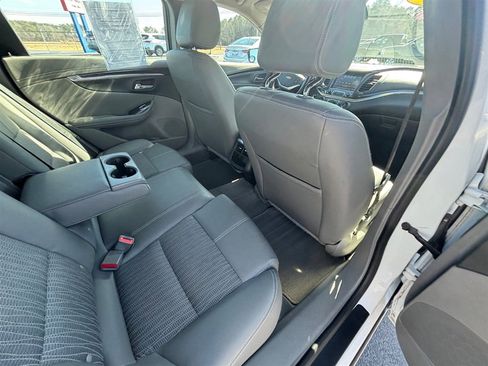 Used 2018 Chevrolet Impala LT image 20