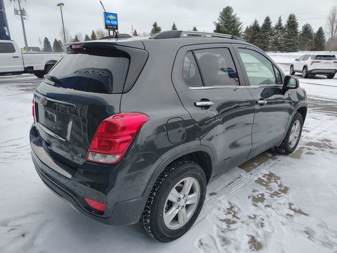 Used 2018 Chevrolet Trax LT w/ LT Convenience Package image 7