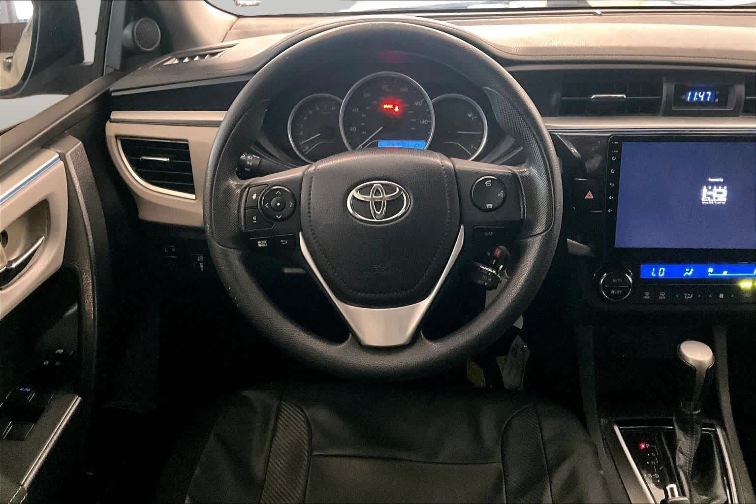 Used 2016 Toyota Corolla LE FWD image 16