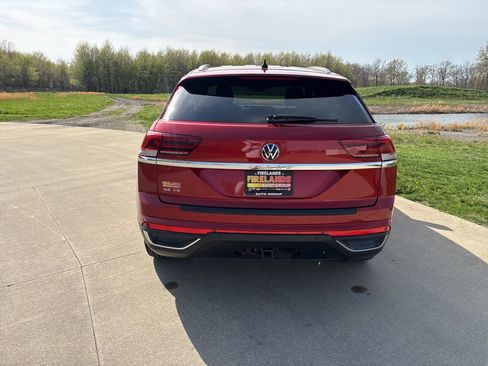 Used 2022 Volkswagen Atlas Cross Sport SE FWD image 8