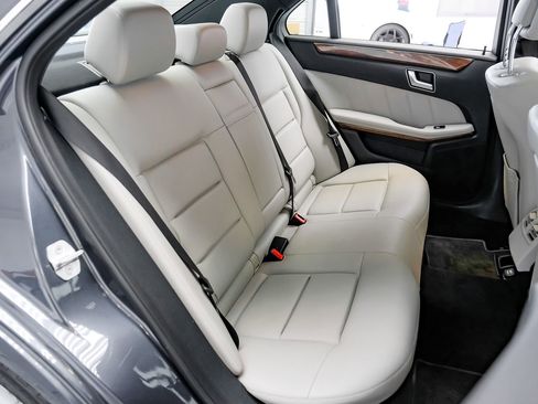 Used 2013 Mercedes-Benz E 350 4MATIC Sedan w/ Premium 1 Pkg image 32