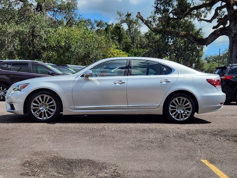 Used 2013 Lexus LS 460 Luxury image 3