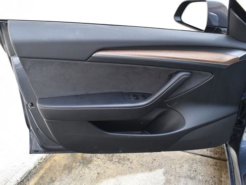 Used 2023 Tesla Model 3 Standard Range image 22