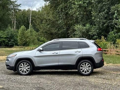 Used 2014 Jeep Cherokee Limited w/ Technology Group FWD image 6