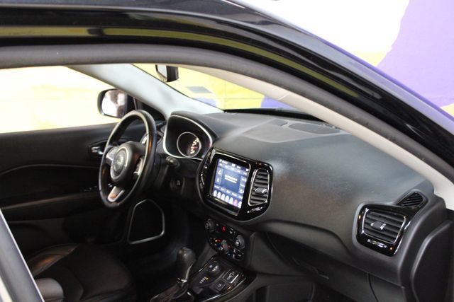 Used 2019 Jeep Compass Limited AWD/4WD image 12