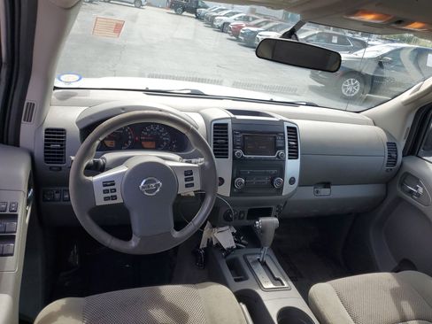 Used 2017 Nissan Frontier SV image 14
