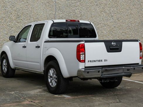 Used 2018 Nissan Frontier SV w/ Value Truck Package image 12