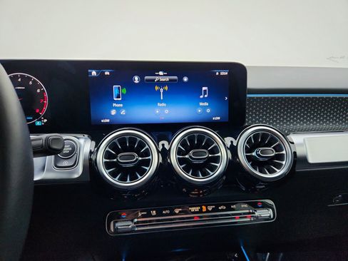 Certified 2026 Mercedes-Benz GLB 250 image 24