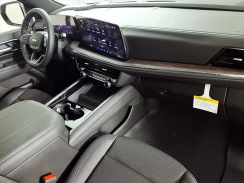 New 2026 Chevrolet Suburban LS image 21