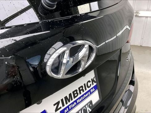 Used 2017 Hyundai Santa Fe Sport AWD/4WD image 31