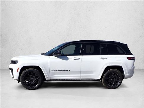 New 2026 Jeep Grand Cherokee Summit w/ Obsidian Package AWD/4WD image 2
