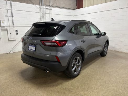 Certified 2025 Ford Escape ST-Line Select AWD/4WD image 8