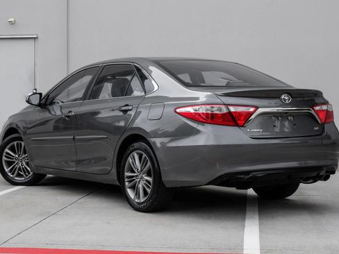 Used 2017 Toyota Camry SE w/ Protection Package (Q2) FWD image 8