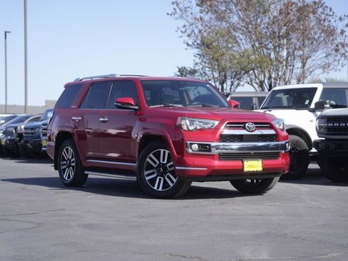 Used 2020 Toyota 4Runner Limited image 2