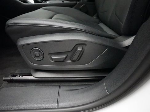 Used 2025 Audi Q3 2.0T Premium image 30