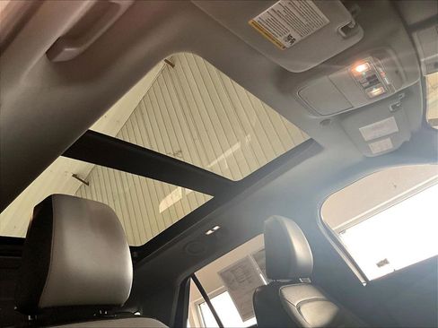 Used 2021 Ford Explorer XLT w/ Equipment Group 202A image 23