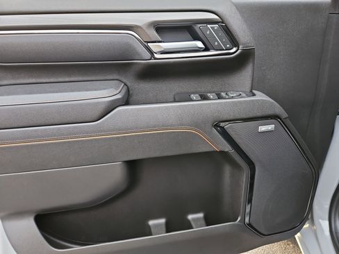 Used 2025 GMC Sierra 3500 AT4 image 16